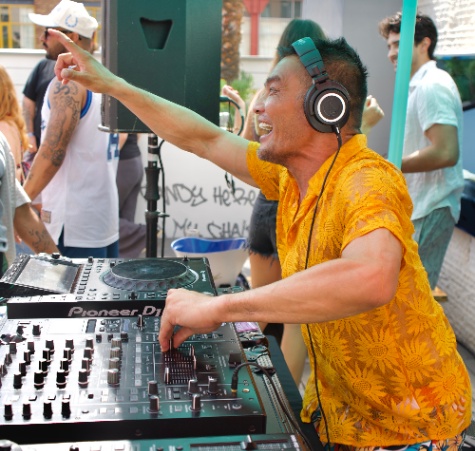 Hard Rock Pool Party photo 3