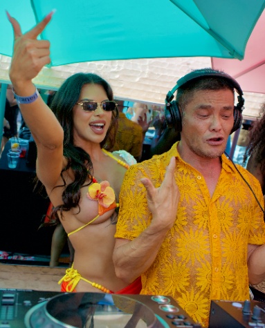 Hard Rock Pool Party photo 38